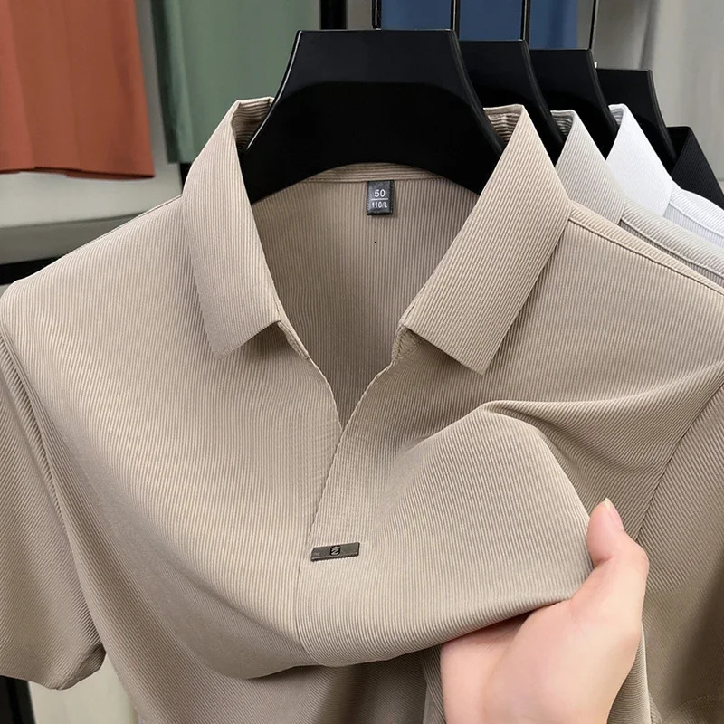 Mens Casual and Fashionable Solid Color Short Sleeved Polo Shirt Comfortable and Versatile Summer T-shirt 260311