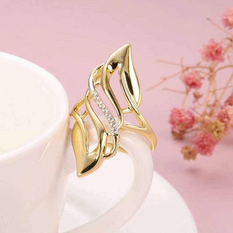 Huitan Hottest Geometric Shaped Finger Ring for Women Wedding Band Accessory Hollow Out Modern Fashion Design New Jewelry H260312