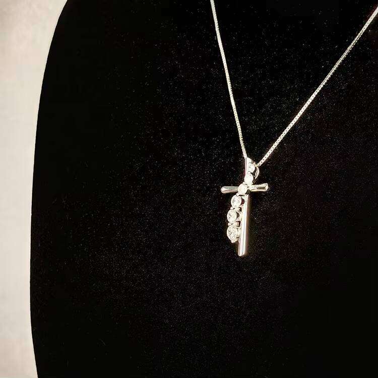 High Quality Rhodium Plated Solid S Sterling Sier Christian Jesus Box Chain Silicon Stone Cross Pendant Necklace