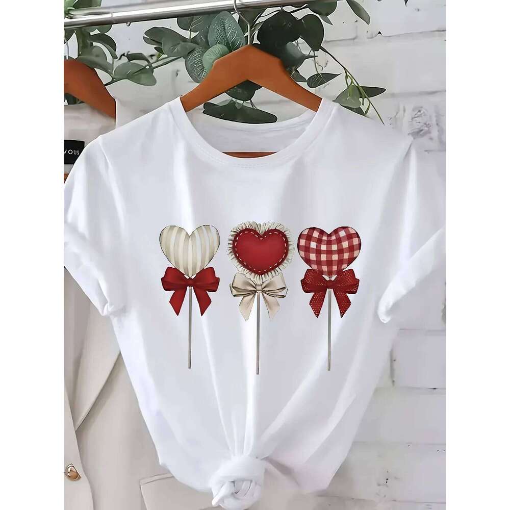 Women's Round Neck Short Sleeve Design Featuring Heart-Shaped Lollipops Perfect for Casual Comfort in Summer Heart Pattern Tops Z260312
