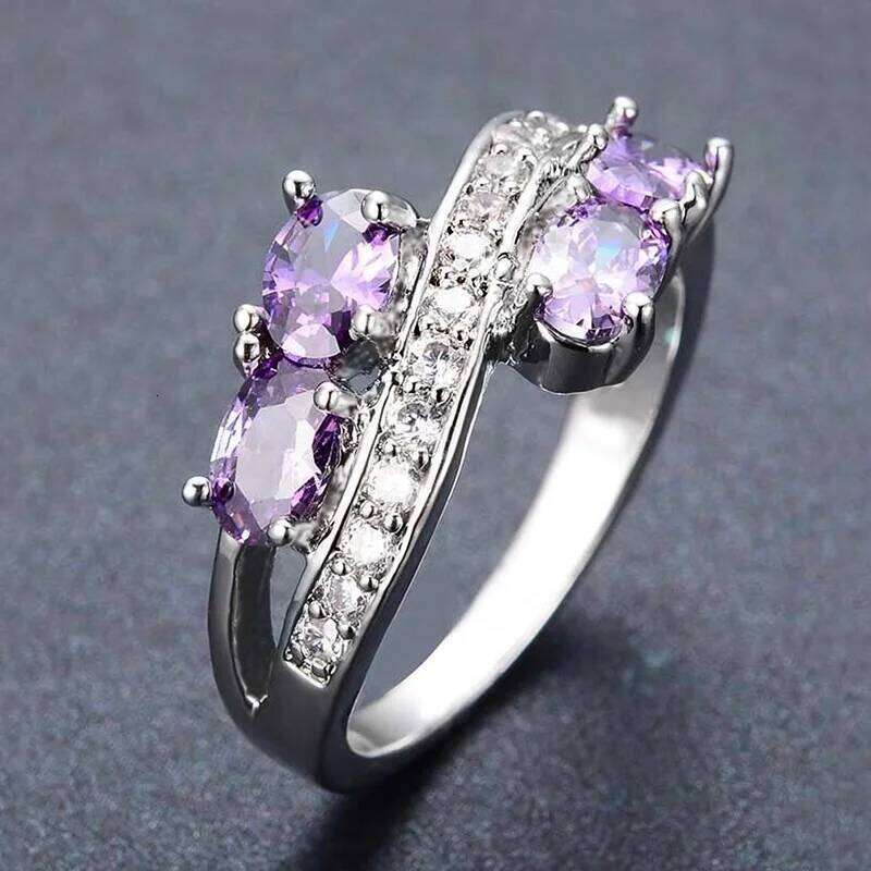 Huitan New Arrival Bright Purple Zirconia Ring Women Delicate Fashion Design Wedding Accessories Stylish Jewelry for Party H260312