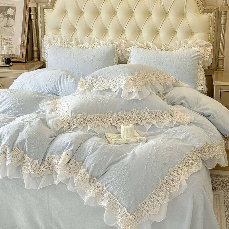 4Pcs Vintage French Romantic Lace Ruffles Carved Velvet Warm Winter Princess Bedding Duvet Cover Set Bed Sheet Pillowcases H260312