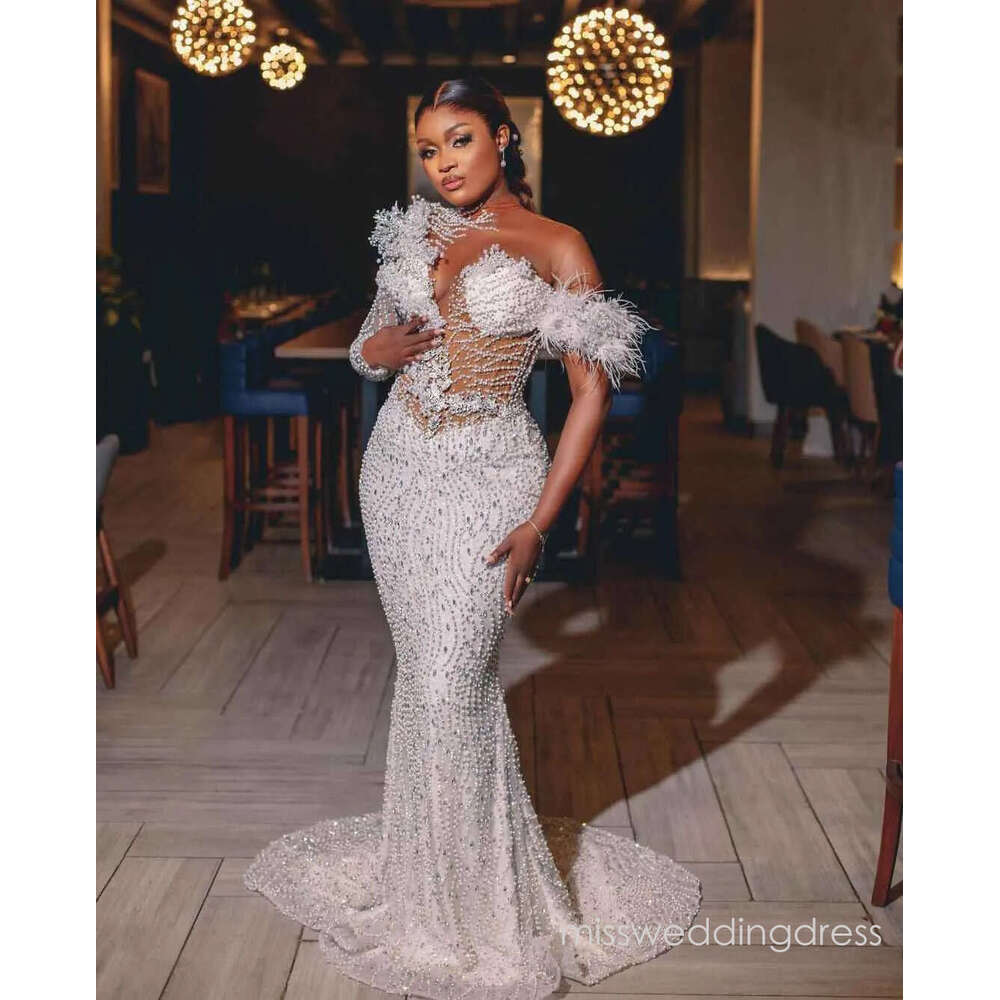Luxury Feather Wedding Dresses Pearls Beading Bridal Gowns Crystal Rhinestone Off Shoulder Custom Made Mermaid Vestidos De Novia