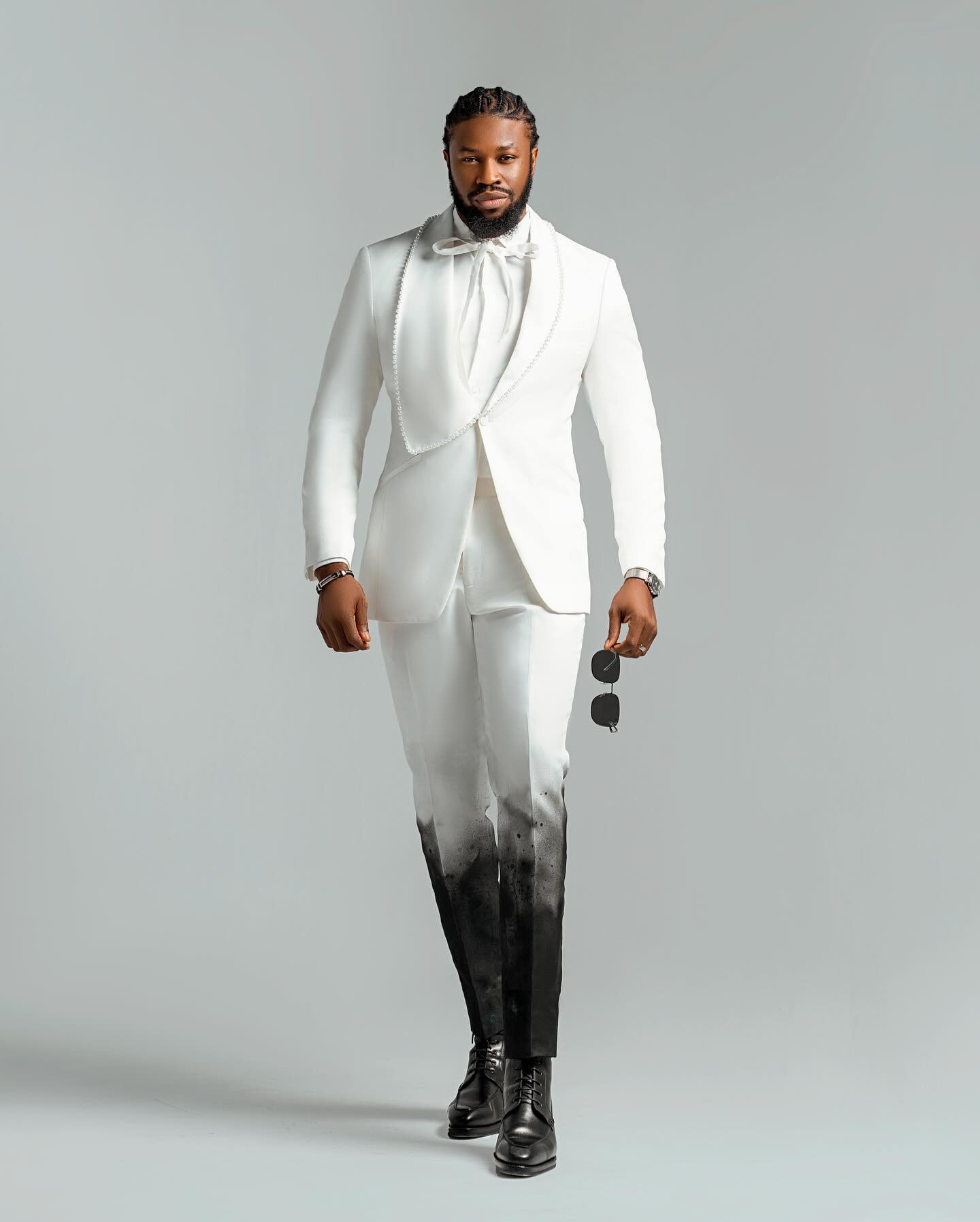 Unique Men Suits Groom 2 Pieces Shawl Lapel Pearls Blazer Tailor-Made Jacket One Button Prom Party Customized Coat Pants Plus Size