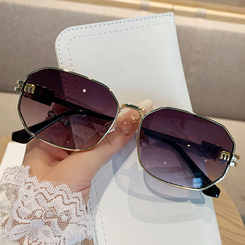 New Fashion Polygonal Sunglasses Men and Women Trend Metal Large Frame Sunglasses Outdoor mirror Sunscreen Ultraviolet Glasses