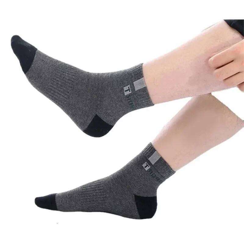 5Pairs 2025 Mens Fashion Sports Spring and Autumn Sweat Absorbent Comfortable Thin Breathable Meias Socks EU 38-47 Z260312