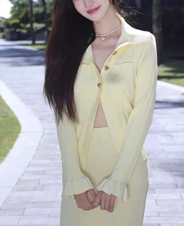 2026 Spring/Summer Designer Fashion Brand Three Button Open A19 Knitted Cardigan Slim Women's Tight Skirt Set