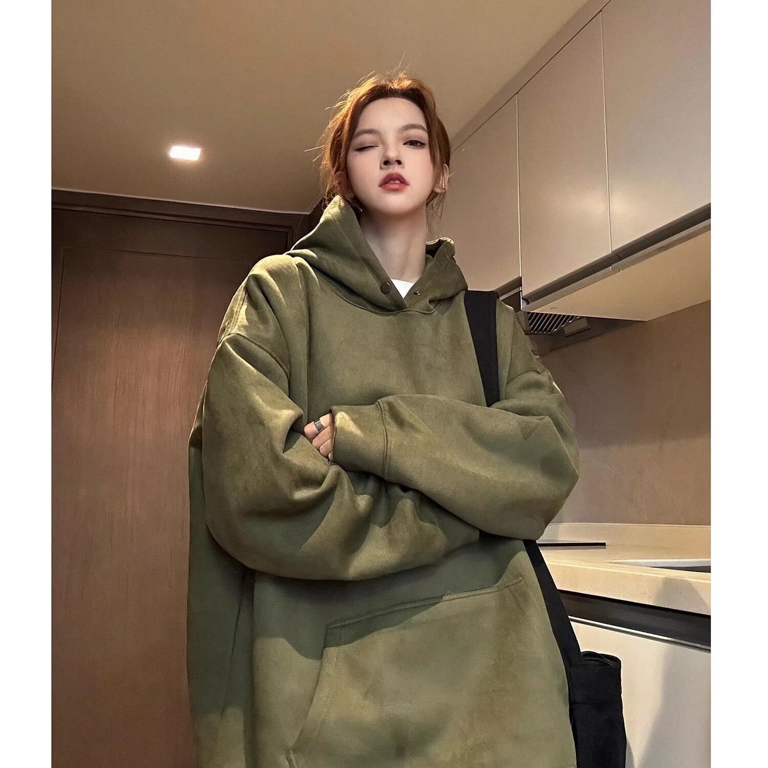 Retro Heavy-duty Dark Plum Purple Suede Hooded Sweatshirt For Men Designer Hoodie And Women Loose And Stylish Solid Color Jacket For Students In Autum