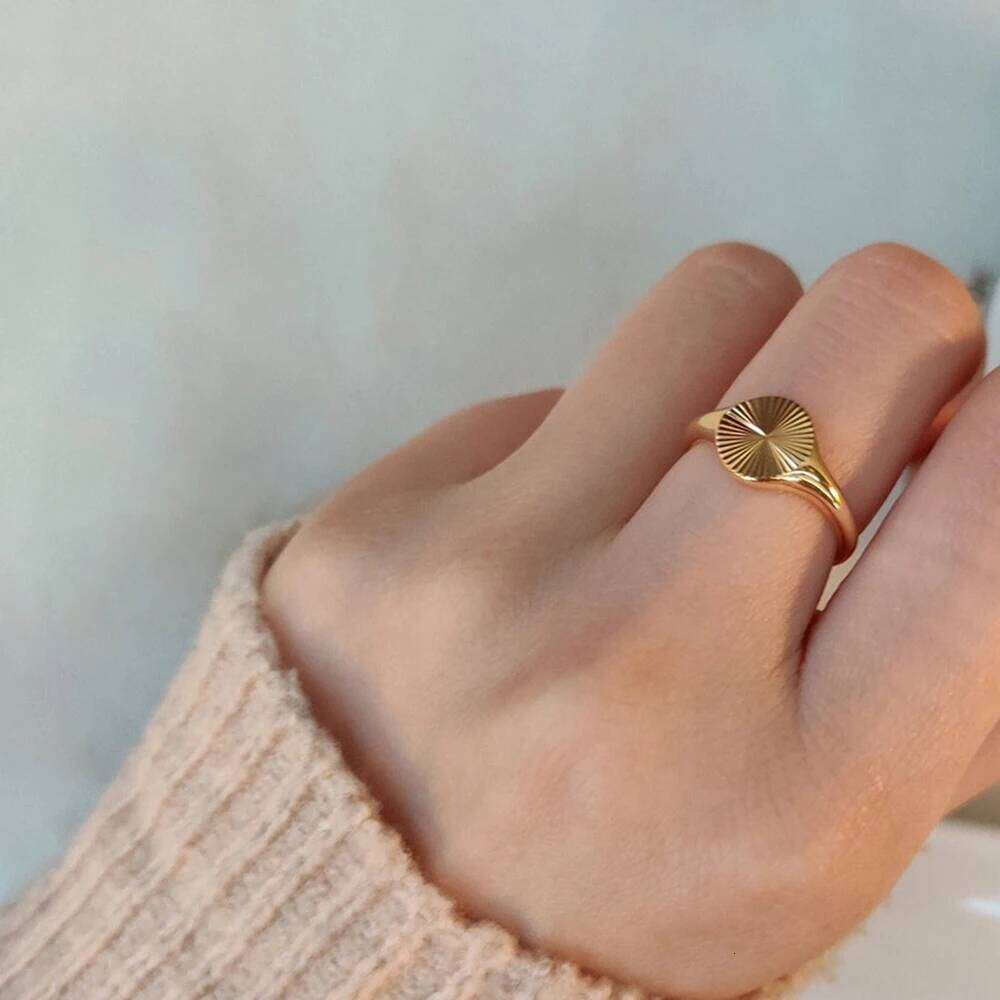 High Quality Wave Rings for Women Minimalist Dainty Rays Texture Circle Stainless Steel Signet Chunky Dome Ring Jewelry H260312