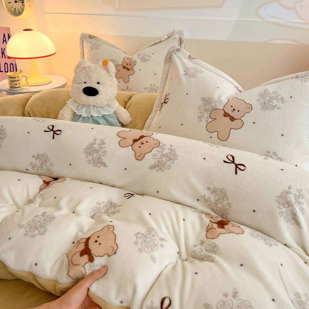 Thickened Winter Warm Bedding Soft Cartoon Printed Milk Velvet Four-Piece Set Bedroom Decor Quilt Cover Bed Sheet Pillowcase H260312