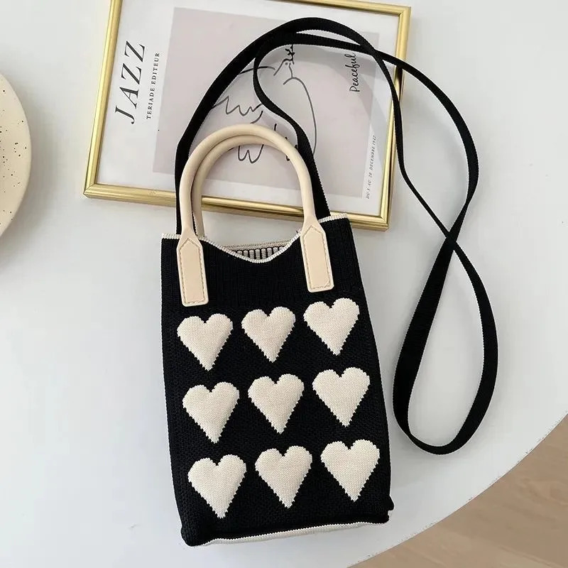 Korean Fashion Heart Knitted Mini Square Handbag for Women Small Mobile Phone Shoulder Bags Girls Cute Outdoor Crossbody 260227