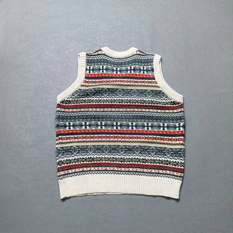 2026 Spring and Autumn American Retro Workwear British Fair Isle Sweater Vest Men's Jacquard Floral Base Wool Blended Knitwear