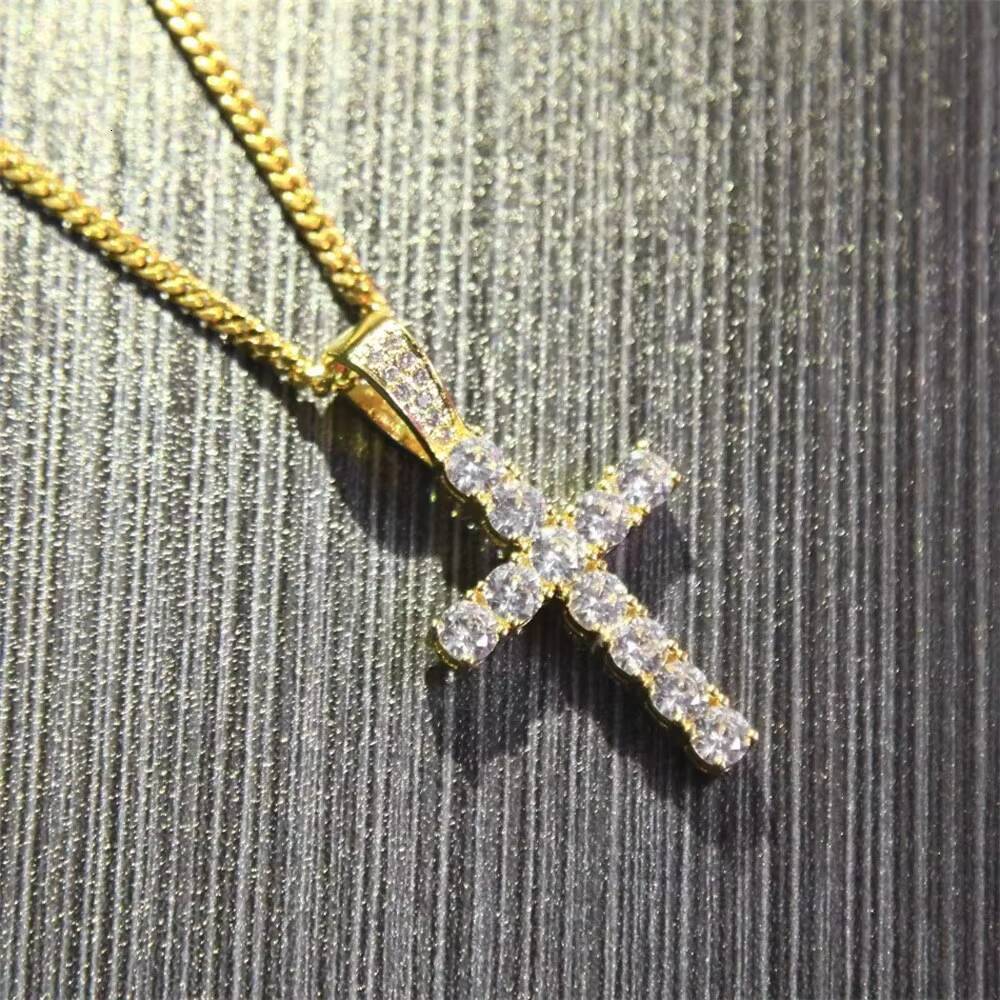 UWIN Wholesale 18K Real Gold Plated Diamond 5A Moissanite Cross Pendant White Gold Plated Bling Cubic MoissaniteVVSia Cross Charm Jewelry