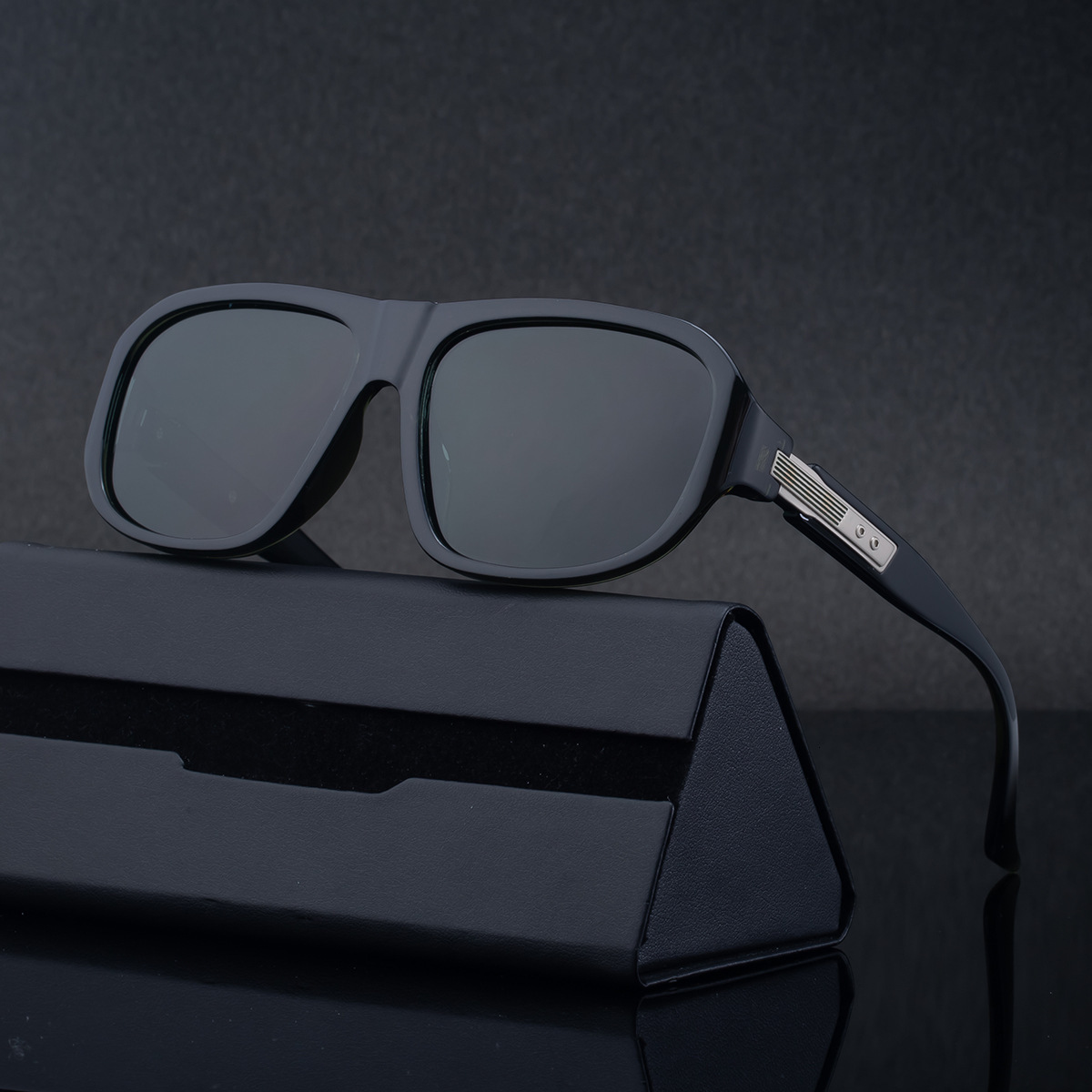 2026 New Fashion Square Frame Polarized Sunglasses Personalized Outdoor Driving Sun Protection Glasses for Men,