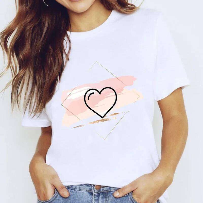 New Color Graffiti Heart-shaped Printed Round-neck Short-sleeved T-shirt for Women Harajuku Graphic T Shirts Aesthetic Clothes Z260312