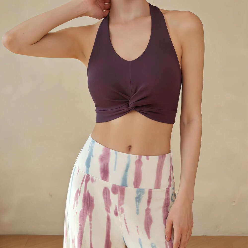 2026 Spring Wear Sports Designer Top with Front Twist Chest Pads Yoga Vest for Pilates and Outdoor Fitness