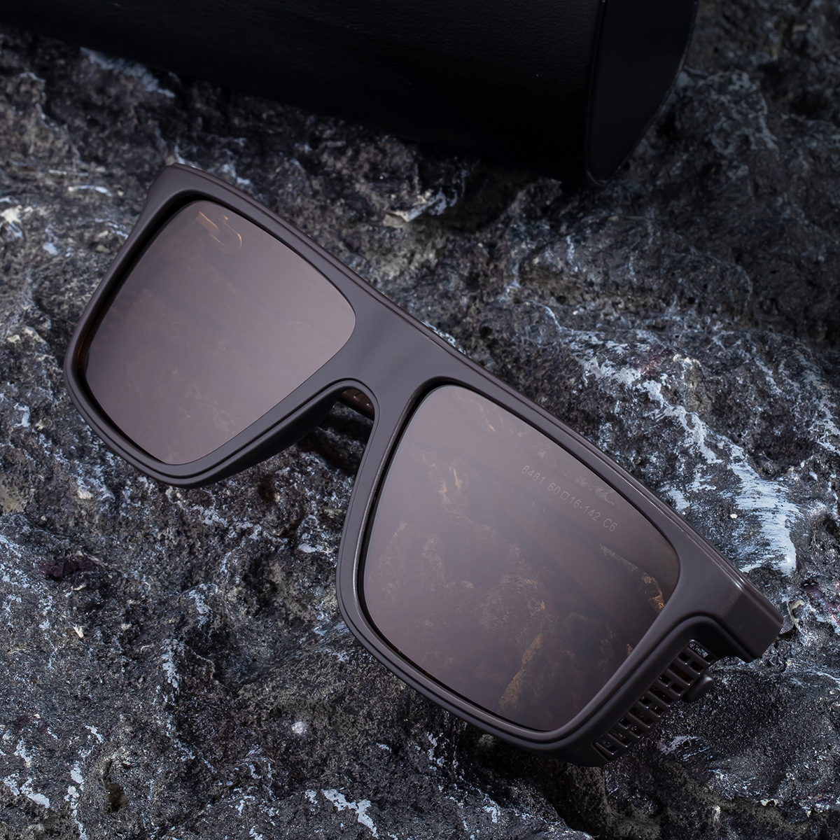 2026 New Fashion Square Frame Polarized Punk Style Retro Outdoor Sun Protection Sunglasses for Men