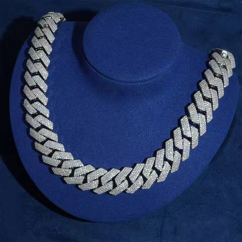 VVS1 Moissanite 20mm Cuban Linked Luxury Chain Fashionable Necklaces