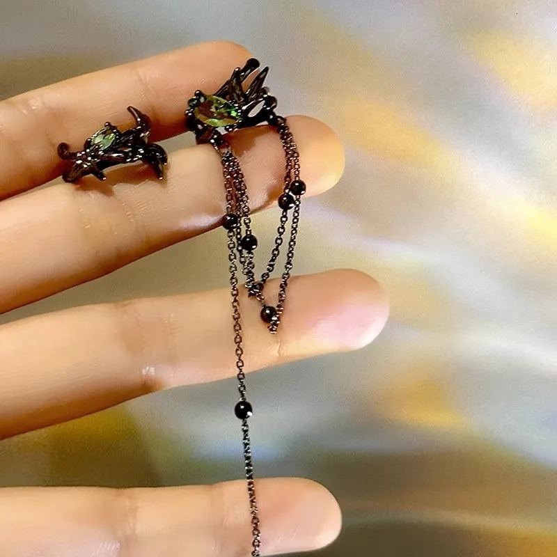 Irregular Black Thorn Tassel Earbone Clip Earrings for Women Piercing Asymmetric Green Zircon Chain Ear Jewelry 260309