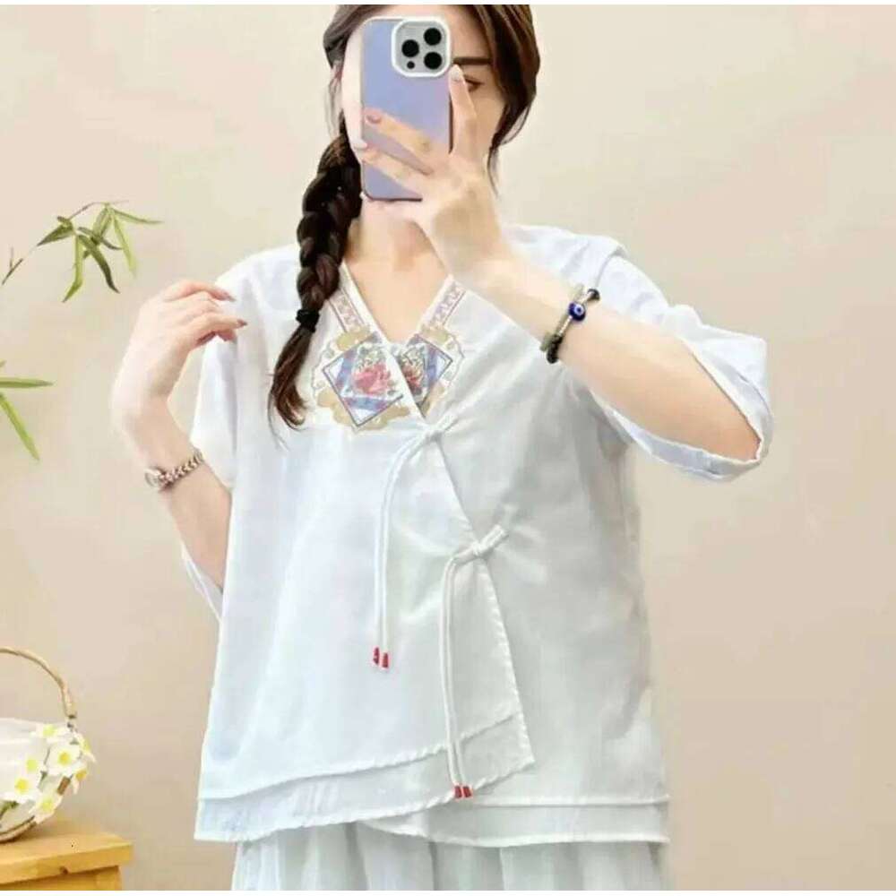 Loose Embroidered T-Shirts Women's Clothes Summer Vintage Woman Tshirt Casual Cotton Linen Ethnic Style Ladies T Shirt Blusas MAKOUFEI