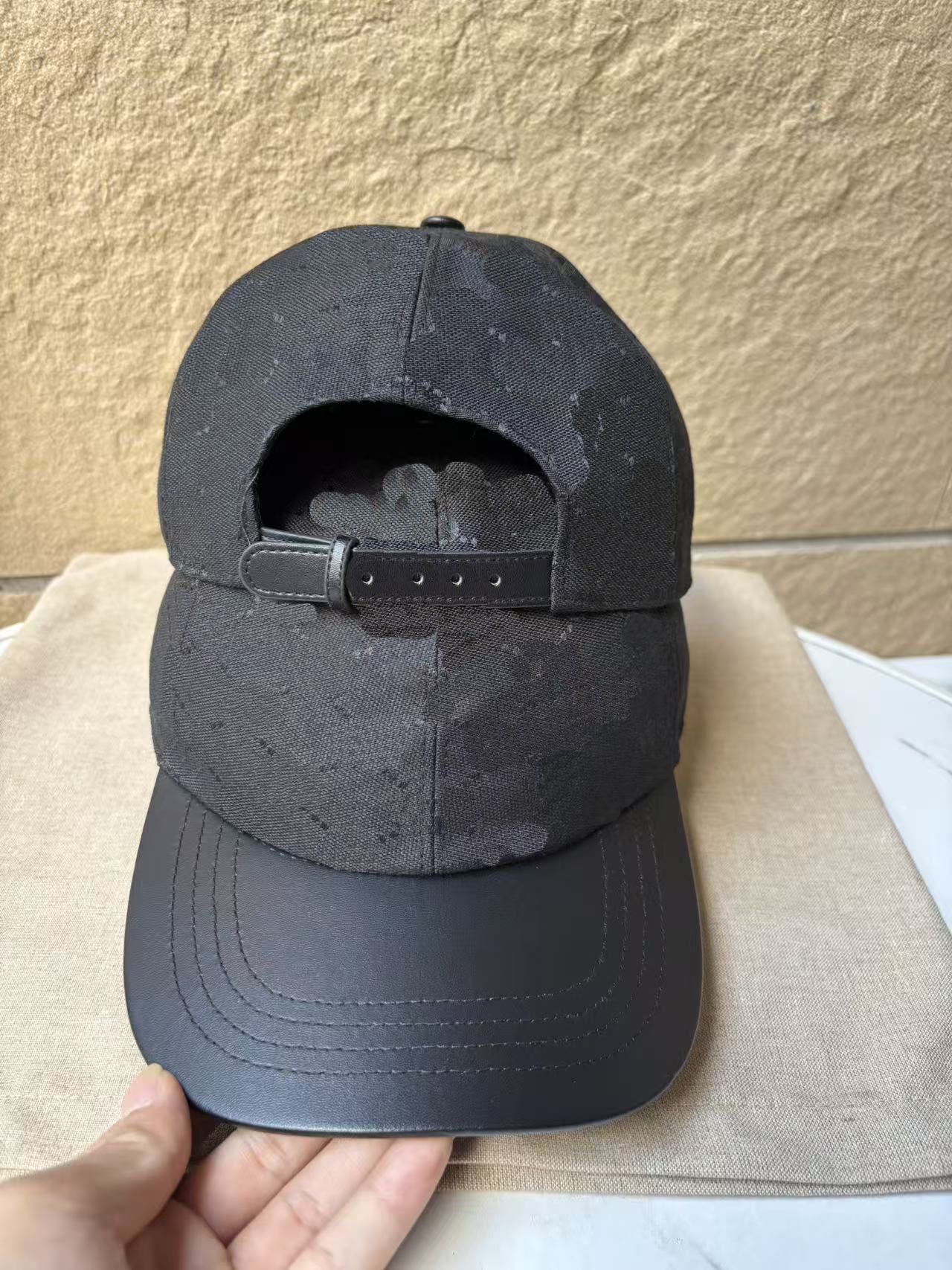 yy2025 Classic hat Designer Baseball cap High quality adjustable baseball cap Fashion Ball Caps alphabet hats for men and women With dust-proof bag 20