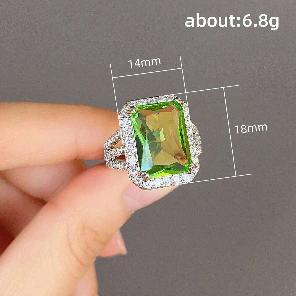 Huitan New Arrival Big Green CZ Wedding Bands Women Rings Elegant Lady's Accessories Anniversary Party Fashion Jewelry H260312