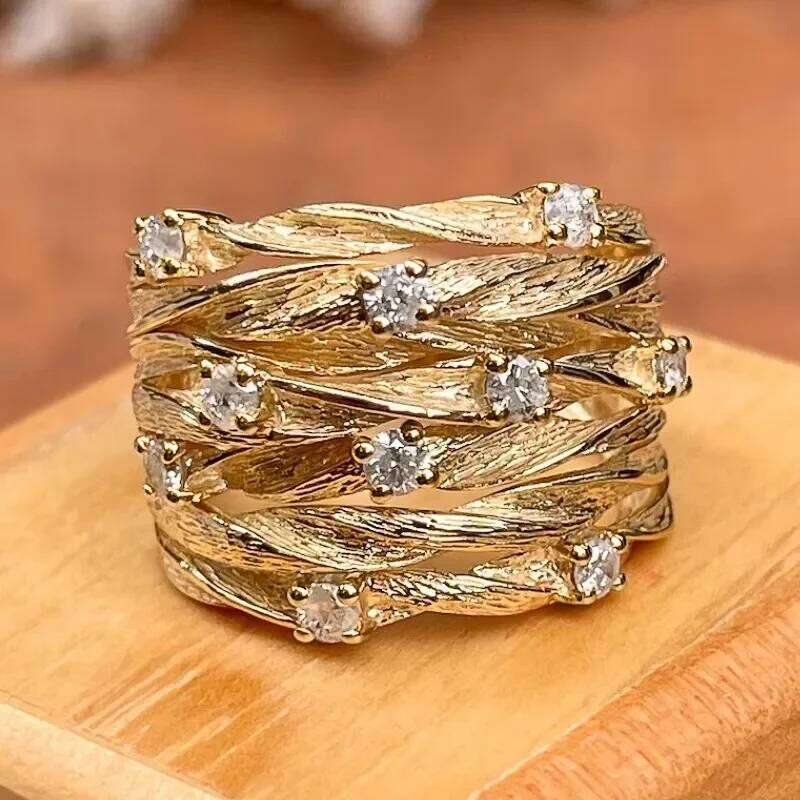 Huitan Hyperbole Wide Ring for Women Gold Color Twist Design Band Cocktail Rings Fashion Female Accessories Party Jewelry H260312