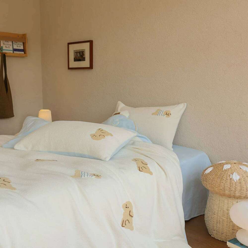 Cartoon style thickened warm winter milk fleece four-piece set towel embroidered quilt cover mattress bedding H260312