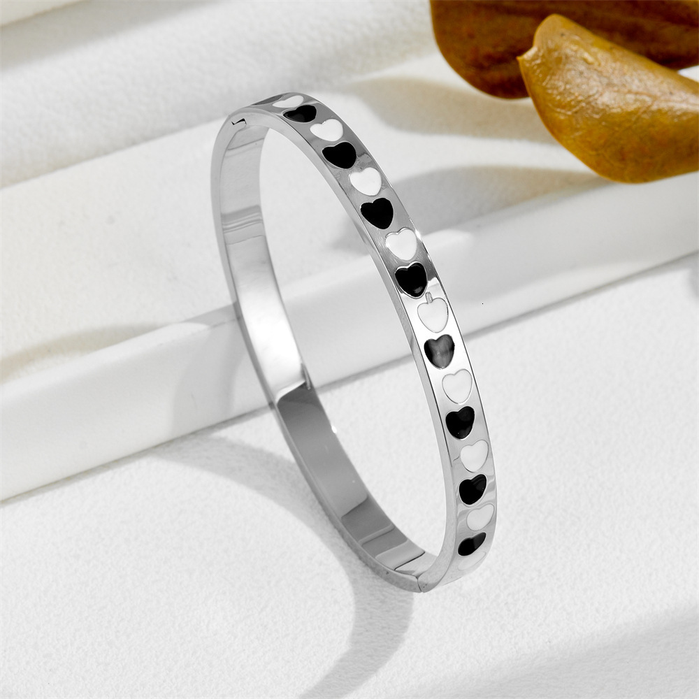 Luxury Brand Designer Jewelry Women Fashion Heart-shaped Bracelet High-end Women's Jewelry Light Luxury Titanium Bracelet Designer Steel Bracelet