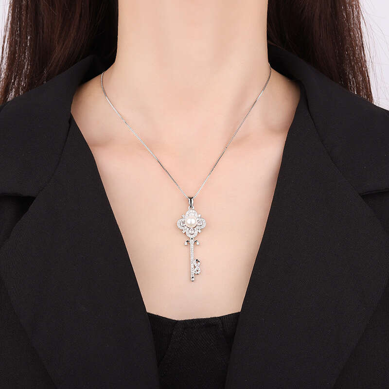 Full Diamond Key Necklace Imitation Natural Pearl Collarbone Chain Pendant