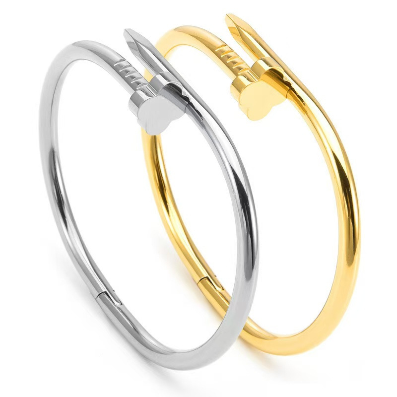 Luxury Brand Designer Jewelry For Women New Fashion Four-leaf Clover Titanium Steel Bracelet For Couples Simple And Bracelet Versatile Designer Bracel