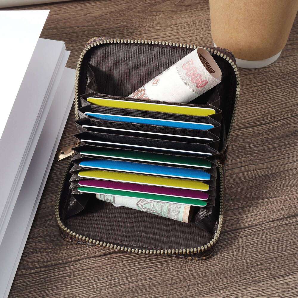 Women's minimalist short with clutch wallet, fashionable zipper wrapped around coin wallet