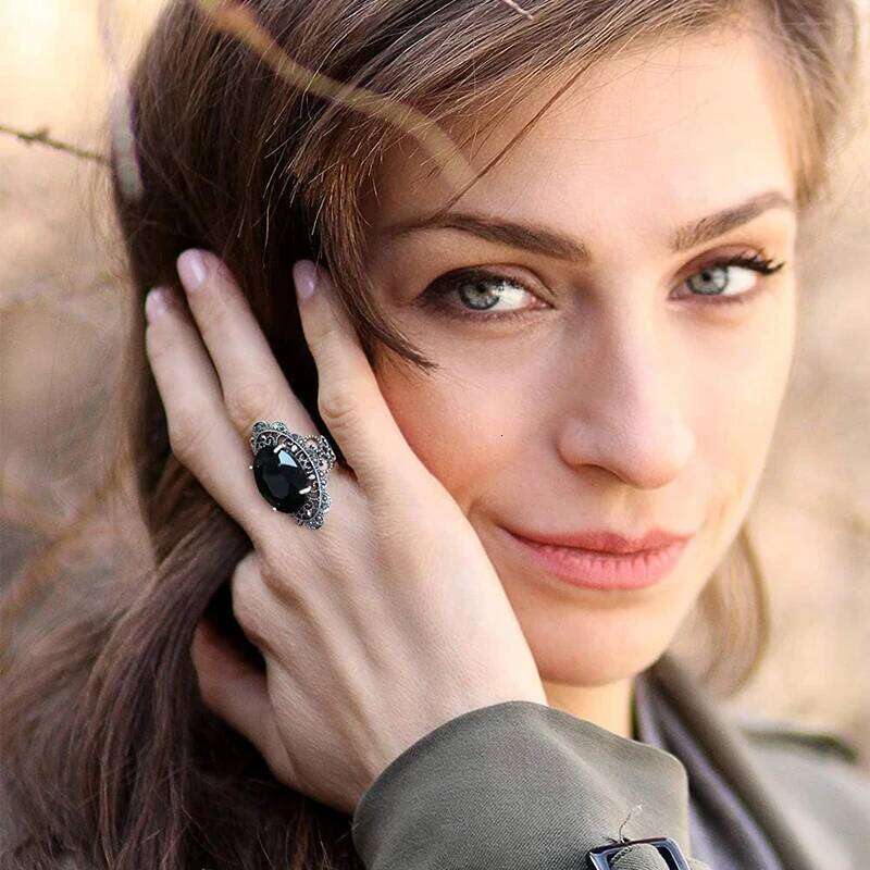 Huitan Big Oval Black Acrylic Hollow Design Punk Accessories for Women Hyperbole Rings Hip Hop Daily Wear Party Jewelry H260312