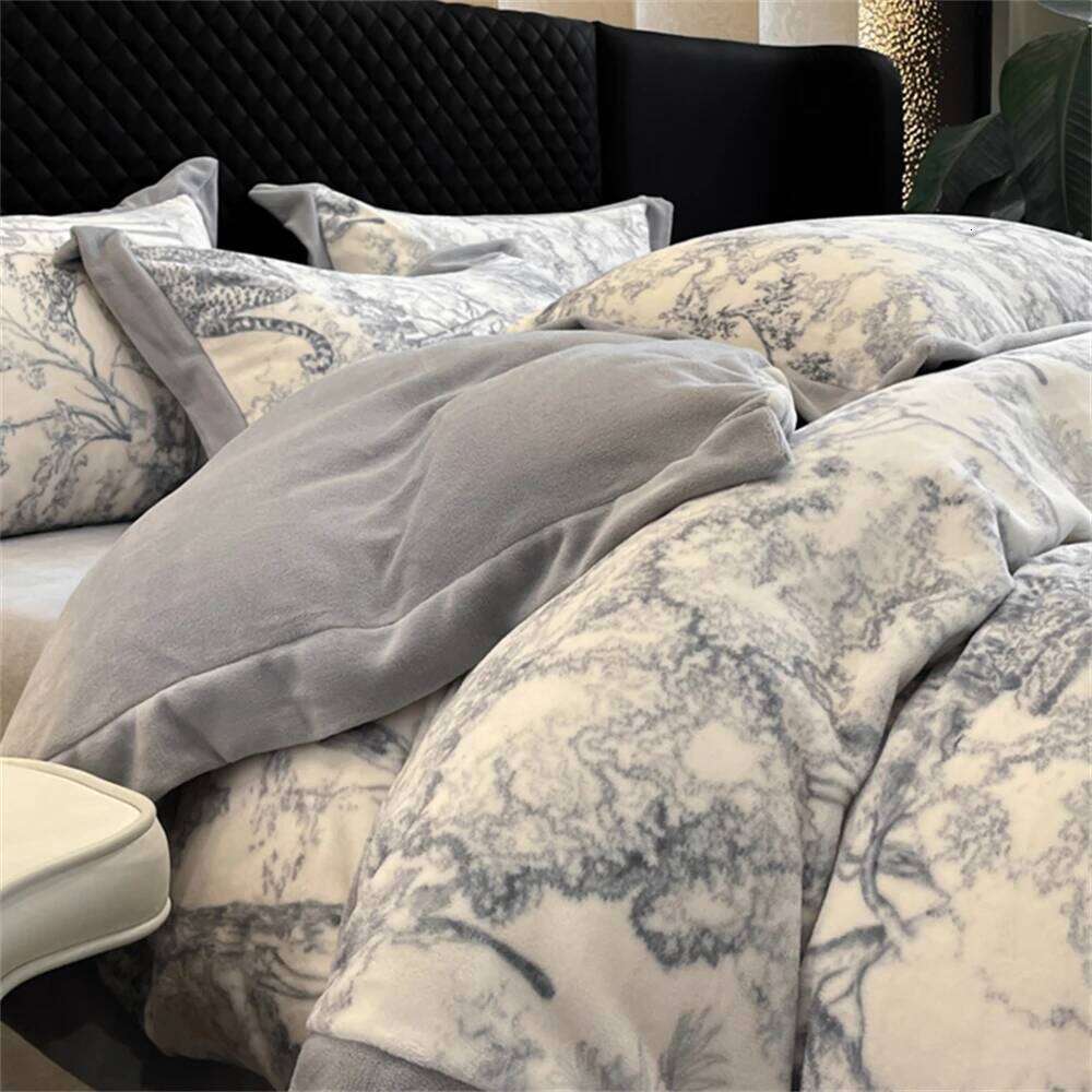 Milk Four-Piece Set Autumn and Winter Warm Thickened Light Printing Coral Velvet Quilt Cover Bed Sheet Pillowcases H260312