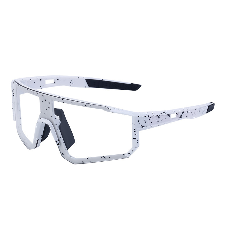 2026 New Model Photosensitive Automatic Color-Changing for Women Outdoor Cycling Sports Windproof Sunglasses Trendy Shades