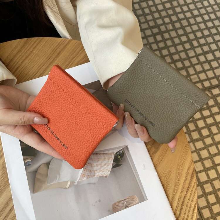 Luxury fashion wallet New Spring Clip Bag Automatic Closing Storage Pouch Coin Purse Mini Portable Lipstick Bag
