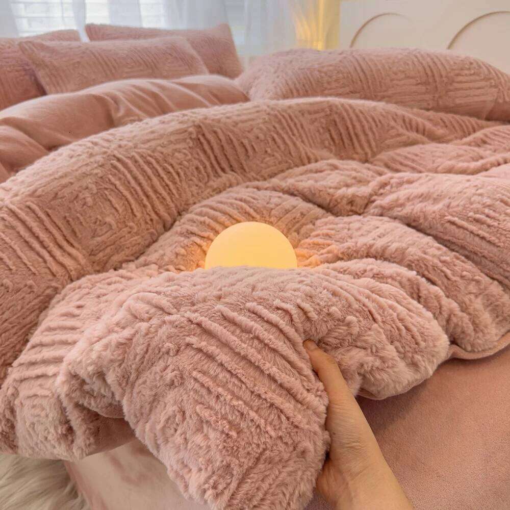 Solid Color Thickened Milk Velvet Bedding Winter Warm Duvet Soft Quilt Cover Bed Sheet Pillowcase Four-Piece Set H260312