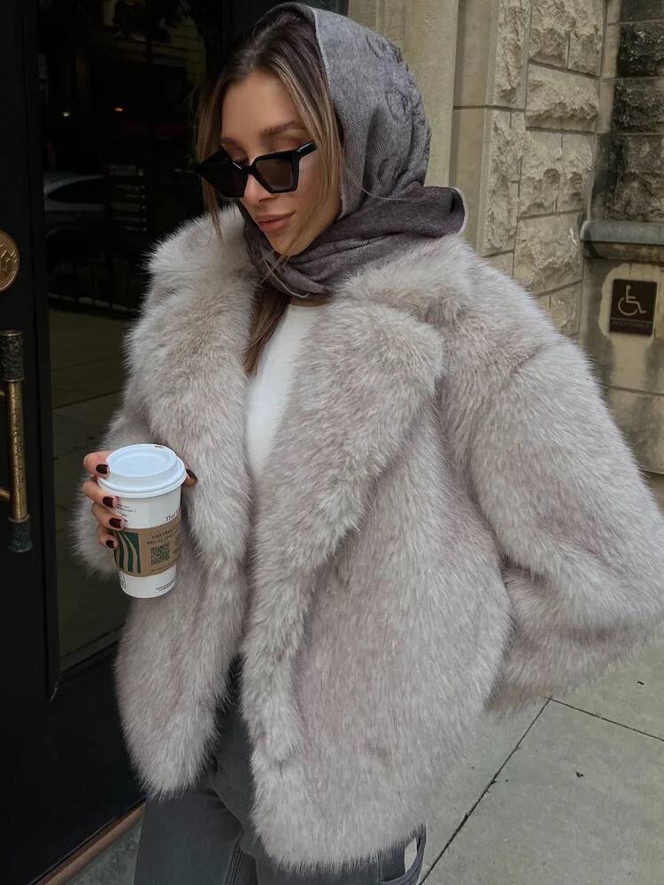 HH 2025 Vintage Women Cropped Faux Jacket Long Sleeve Turn-Down Collar Female Plush Wool Coats Chic Lady Fur Outerwear