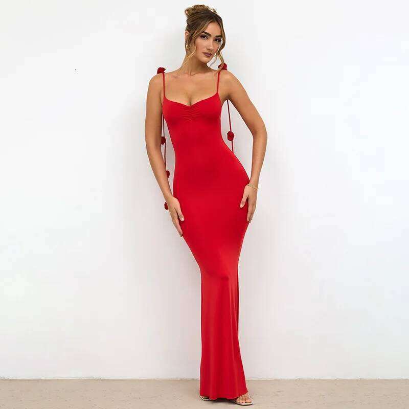 A long, strapless, three-dimensional flower-decorated halter dress with a sexy European and American evening gown C260311