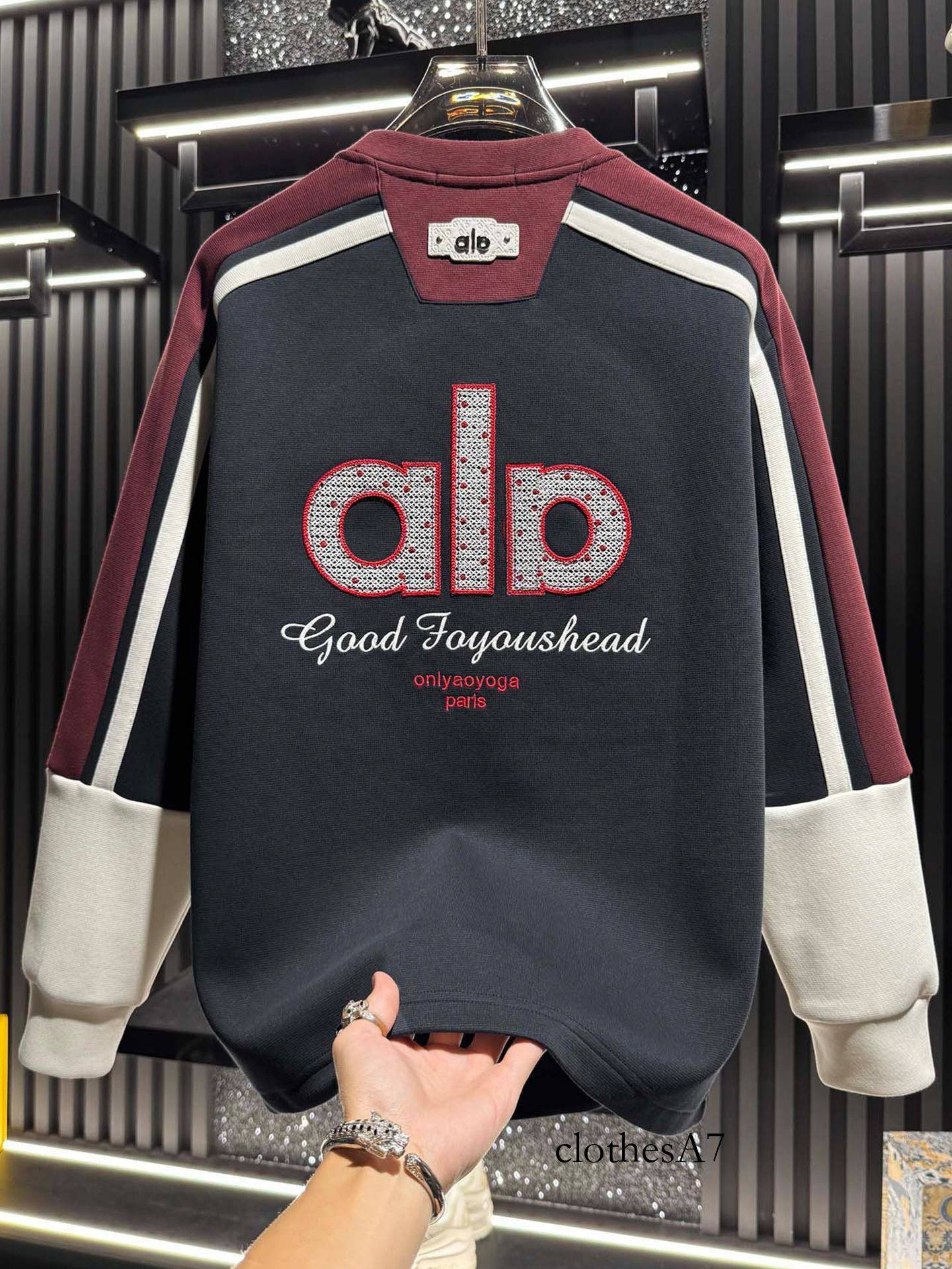 Luma hop European-style high-end embroidered patchwork crew neck sweatshirt, 2025 new autumn and winter trendy brand casual men's long-sleeve top