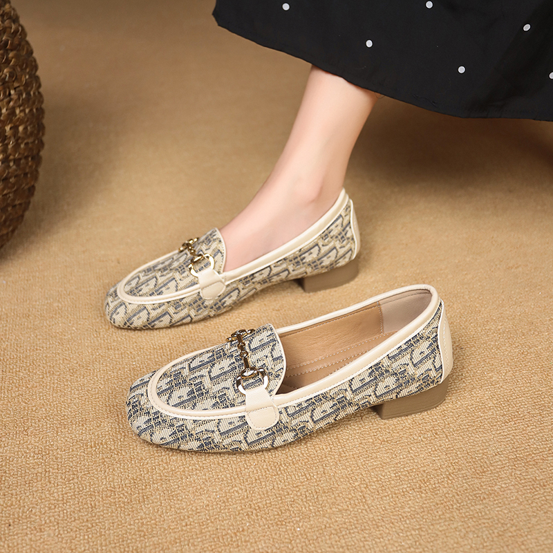Soft leather women's daily versatile and comfortable high-heeled thick soled shoes, women's work pants, small leather shoes, metal buckle de