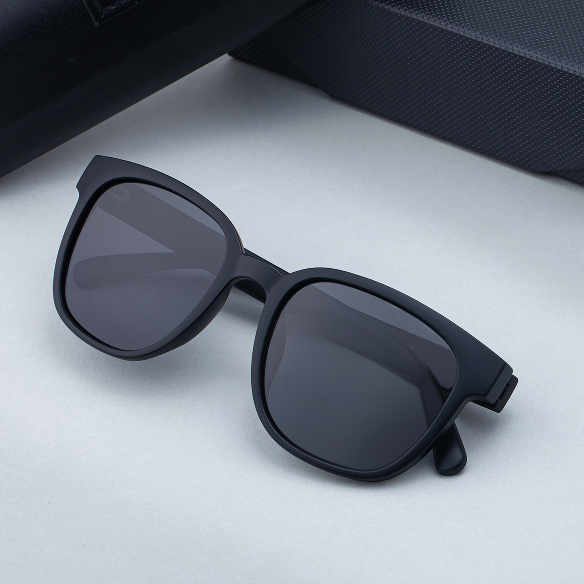 2026 New European American Fashion Square Polarized Men, Large Frame Driving and Outdoor, Trendy Men's Sunglasses for Sales