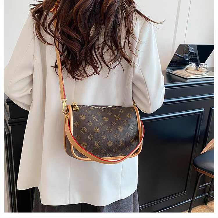 Chic Designer Accessory: Elegant Casual Tote Pouch