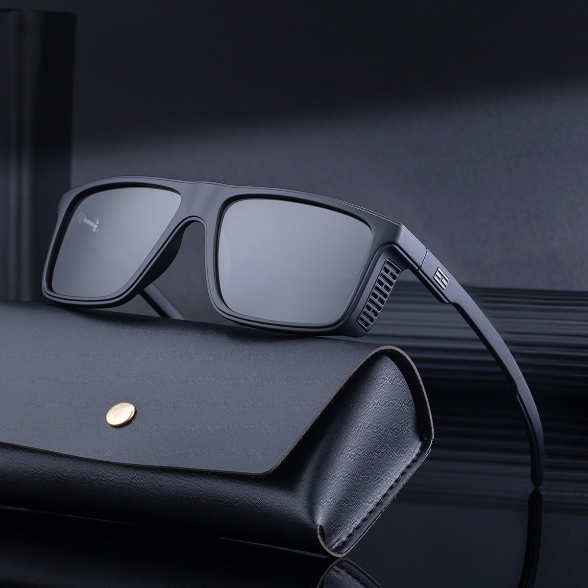 2026 New Fashion Square Frame Polarized Punk Style Retro Outdoor Sun Protection Sunglasses for Men
