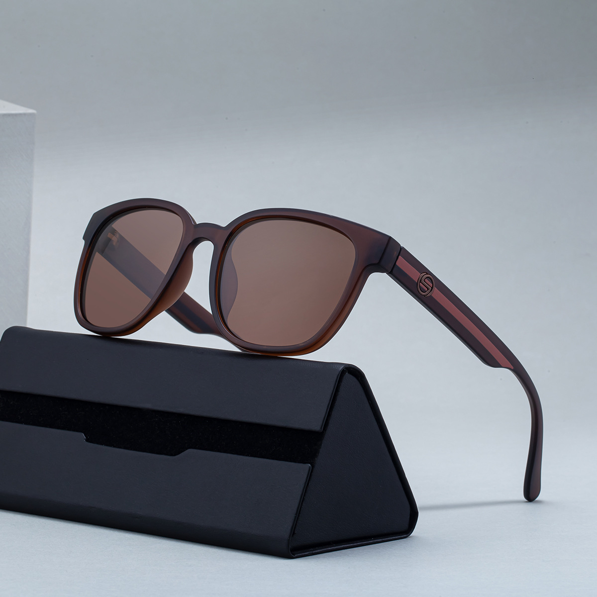 2026 New European American Fashion Square Polarized Men, Large Frame Driving and Outdoor, Trendy Men's Sunglasses for Sales