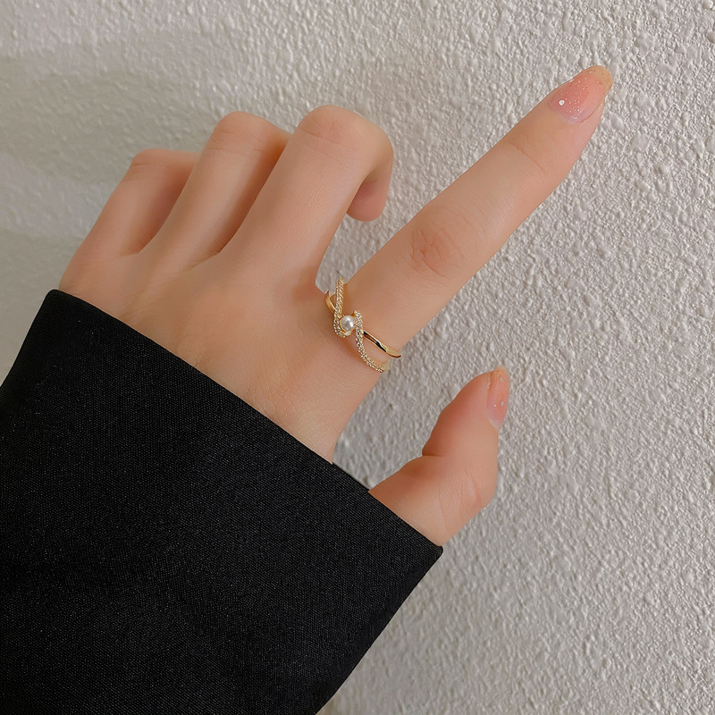 Cross-shaped faux pearl for women, unique design, index finger ring, fashionable and stylish open ring