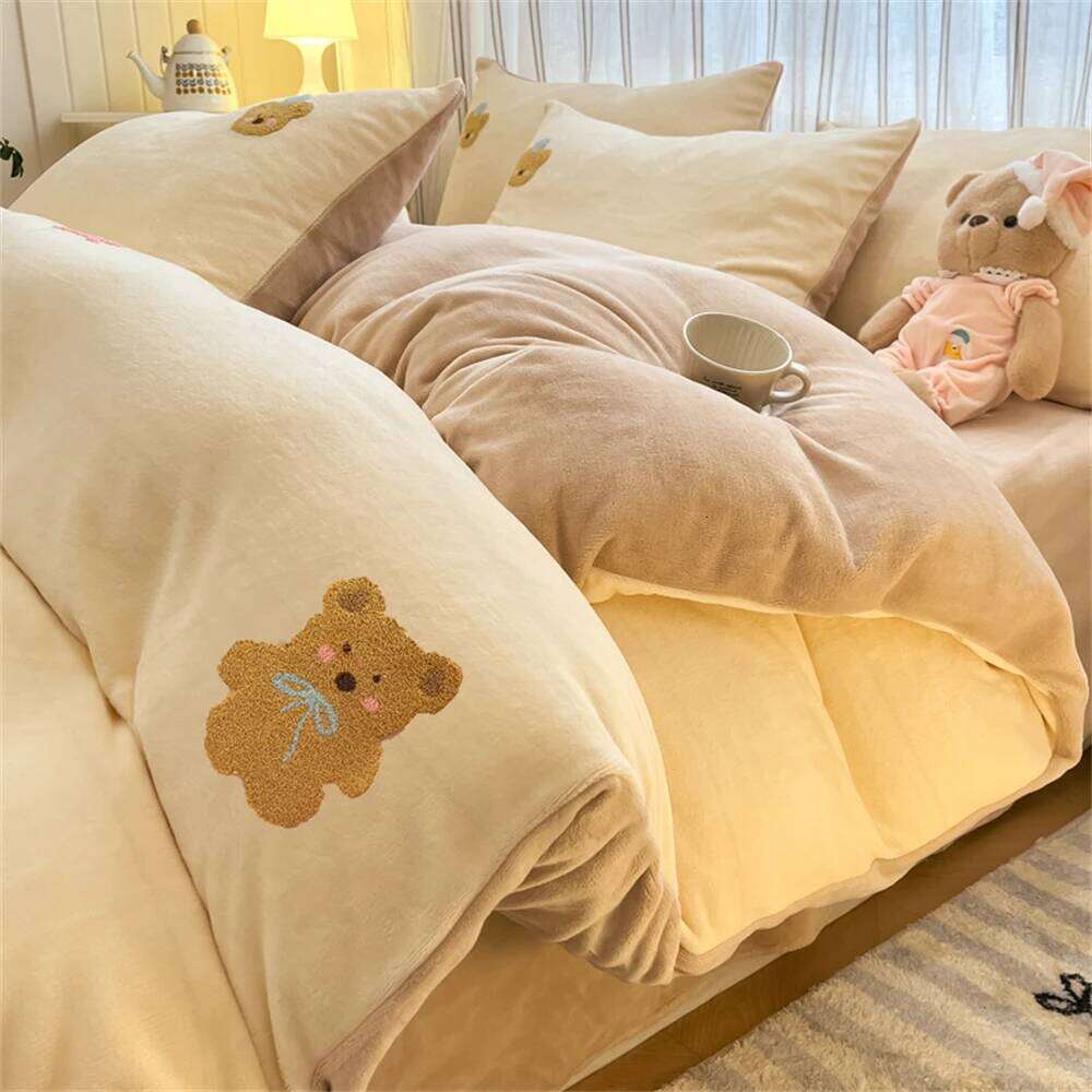 Cartoon Embroidery Bedding Set Milk Four-Piece Sets Soft Duvet Home Coral Velvet Quilt Cover Bed Sheet Pillowcase H260312