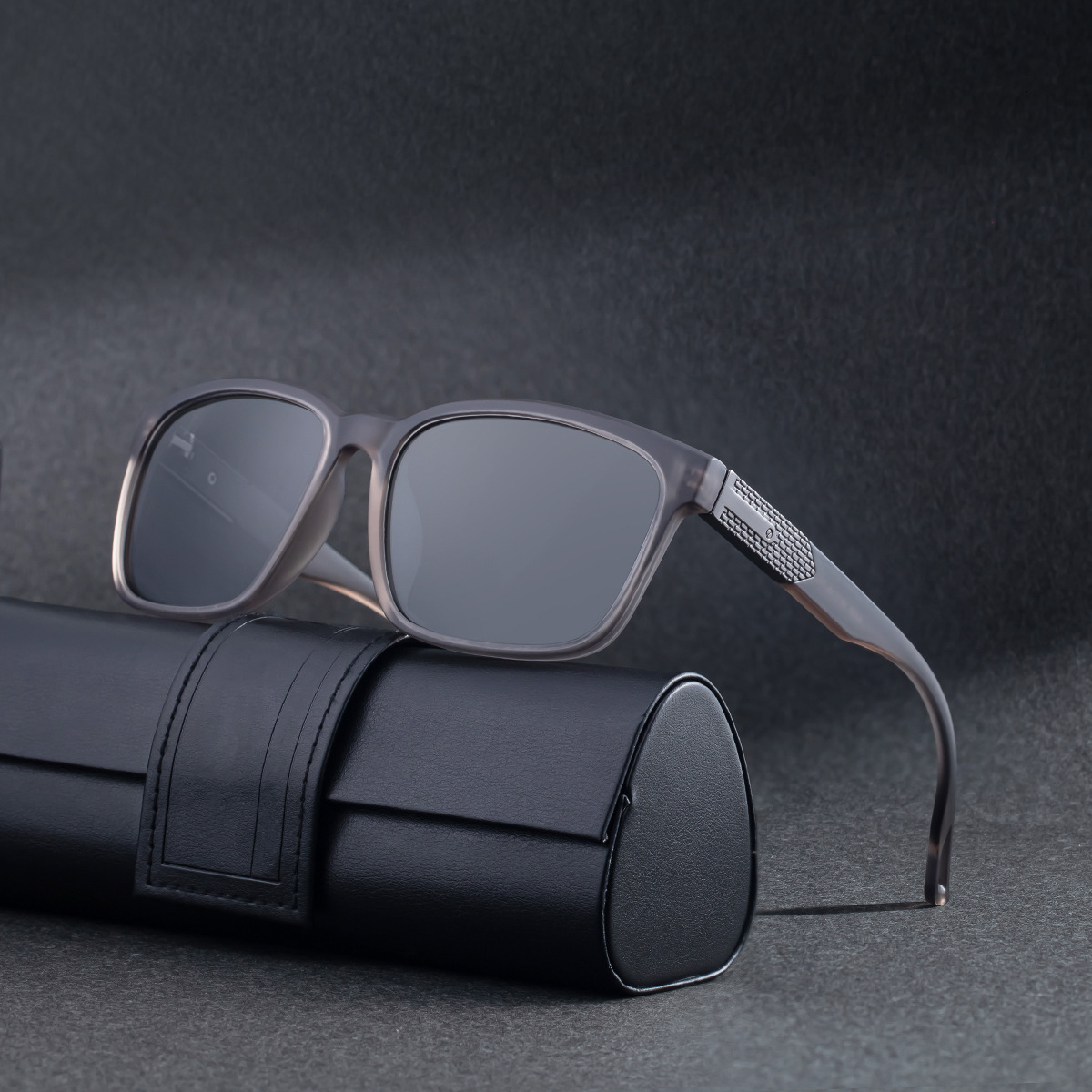 2026 New Fashion Square Frame Polarized Personalized Retro Outdoor Driving Sun Protection Sunglasses for Men,