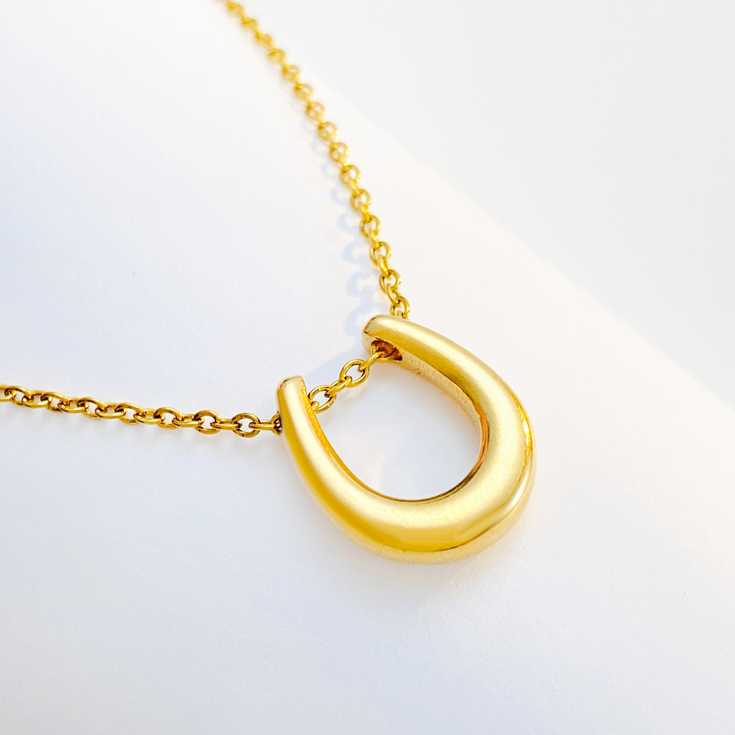 Free Shipping New Titanium Steel Horseshoe U-Shaped Necklace For Women, Ins Style, Niche Design, Simple Letter Clavicle Chain