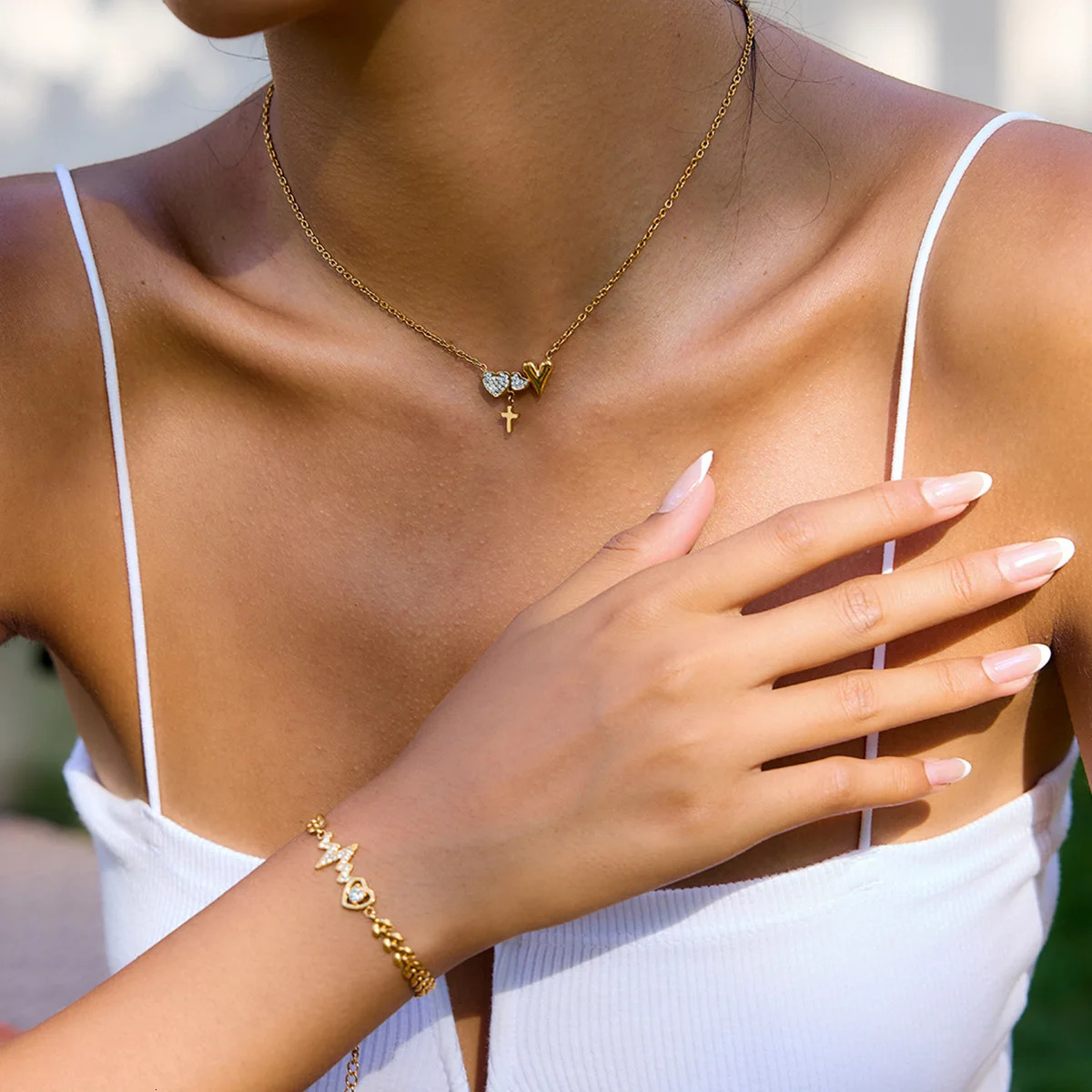 YHTOT Simple Classic 18K Gold Color Plated Stainless Steel Rhinestone Heart Shape Pendant Necklace Cross Pendant Ladies Jewelry 260311